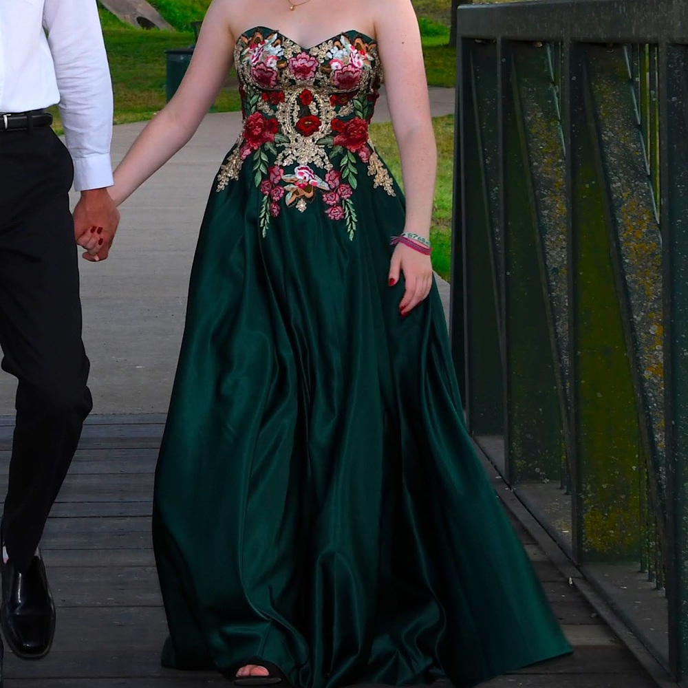 Prom dress with pockets